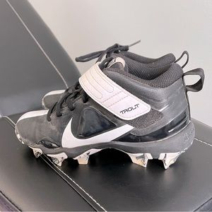 Nike Boys/girls baseball/softball cleats